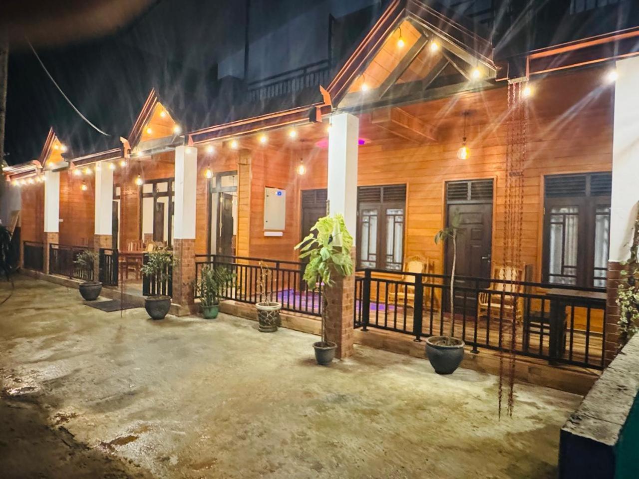 Sun Mount Adams Peak Hotel Nallathanniya Luaran gambar
