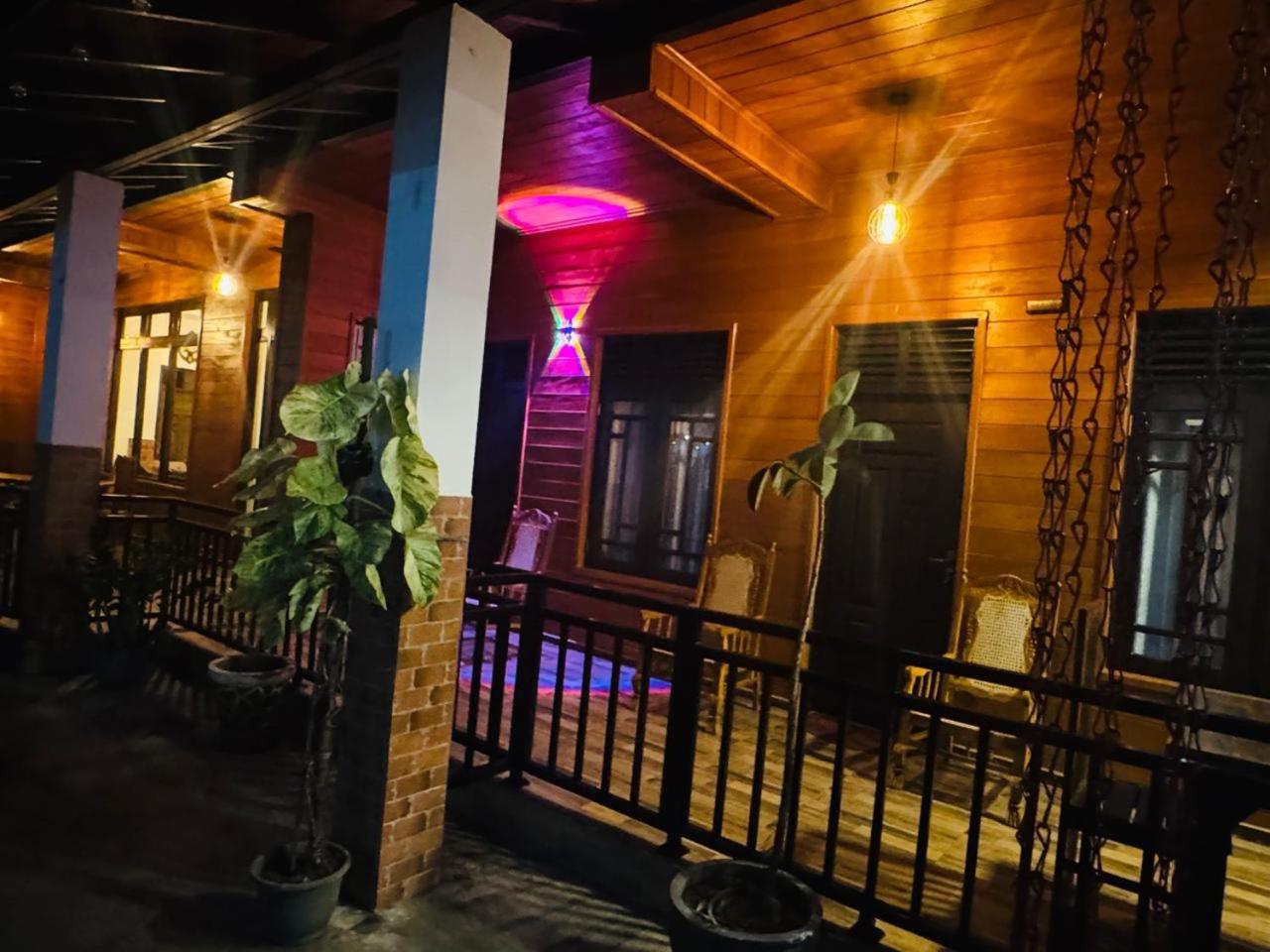 Sun Mount Adams Peak Hotel Nallathanniya Luaran gambar