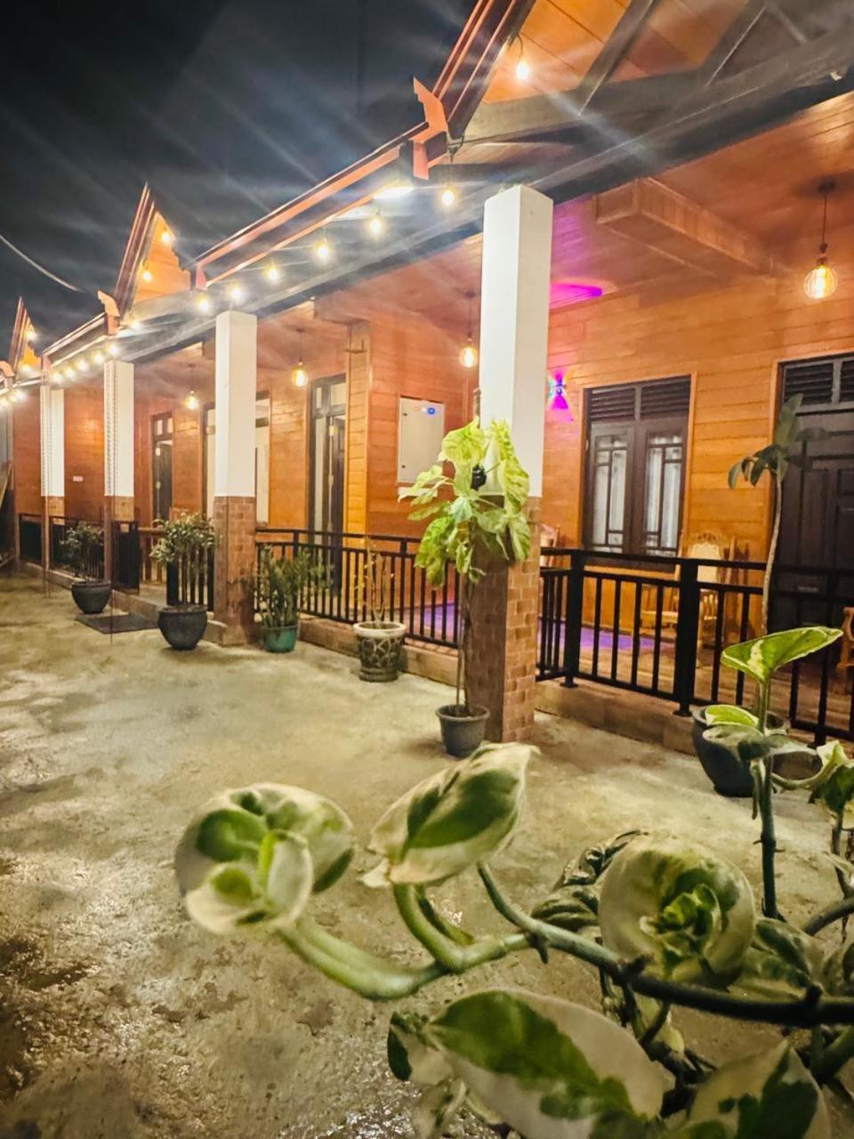 Sun Mount Adams Peak Hotel Nallathanniya Luaran gambar