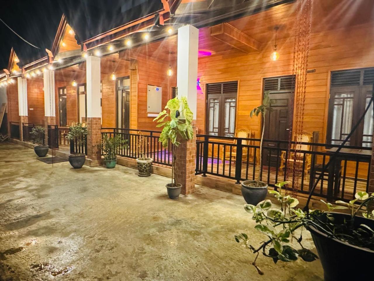Sun Mount Adams Peak Hotel Nallathanniya Luaran gambar